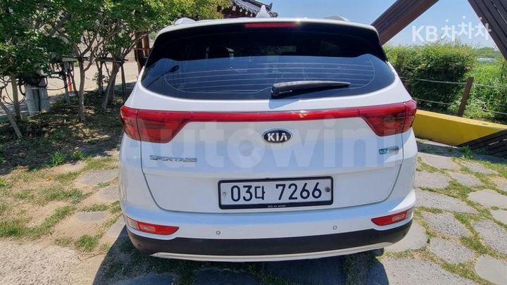 Kia Sportage 2017 KNAPM813BHK302490 — 4