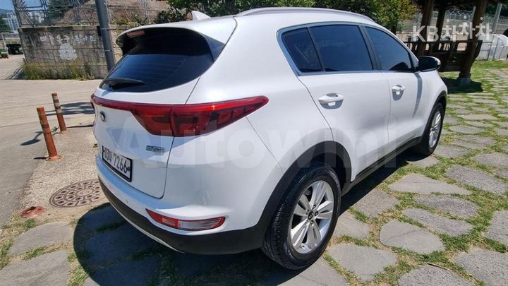 Kia Sportage 2017 KNAPM813BHK302490 — 5