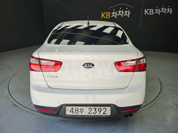 Kia Pride 2014 KNADN413BES498424 — 3