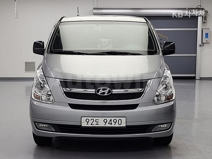 Hyundai Starex 2011 — 2