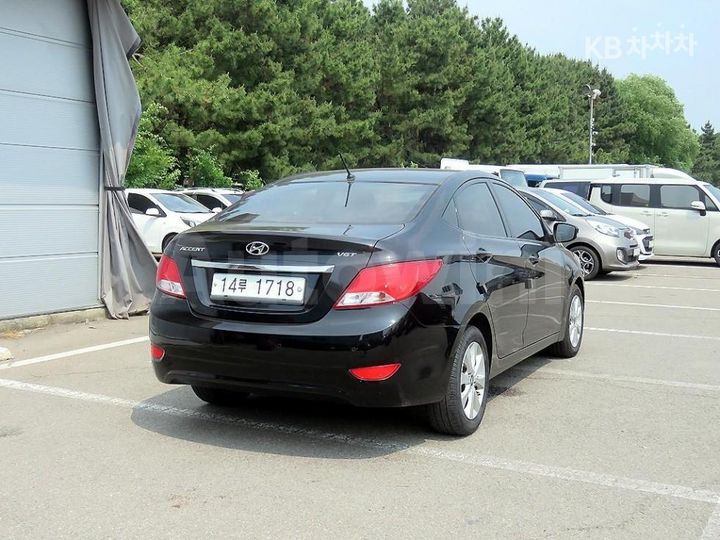 Hyundai Accent 2016 KMHCT41UGGU005845 — 4