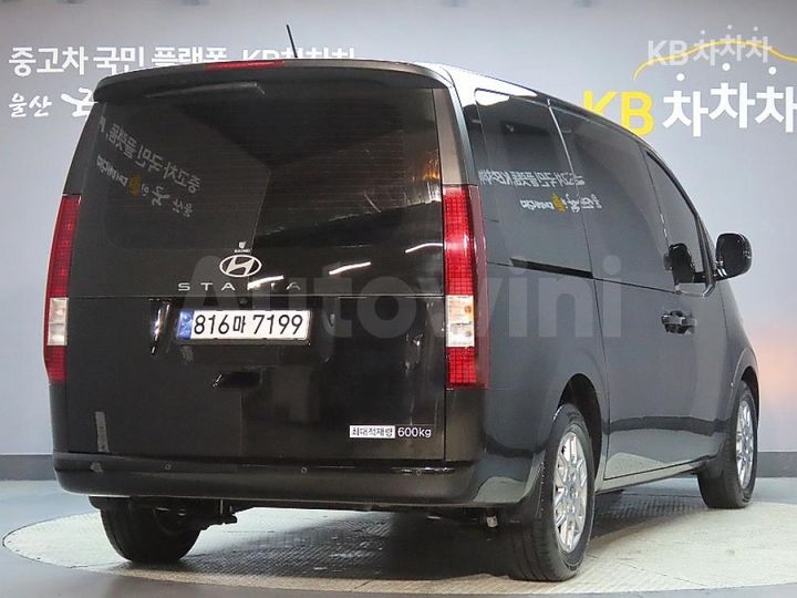 Hyundai Staria 2025 — 2