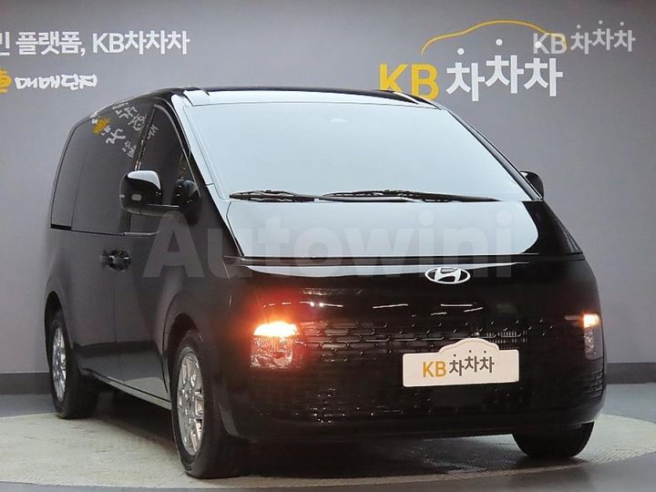 Hyundai Staria 2025 — 3
