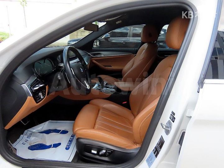 BMW 5 Series 2018 WBAJD3103JG970567 — 4