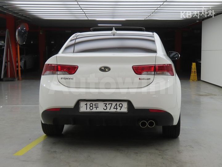 Kia Forte 2010 KNAFU612BAA257031 — 3