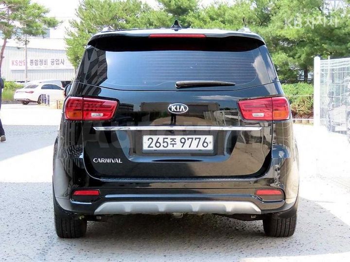Kia Carnival 2019 — 4