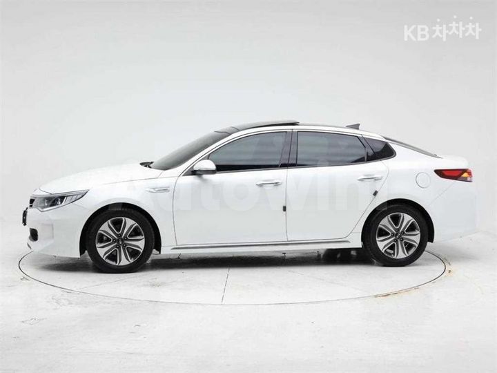 Kia K5 2016 KNAGW41CBGA000626 — 3