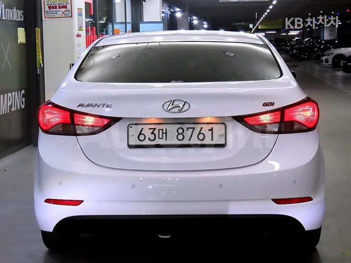 Hyundai Avante 2015 — 5