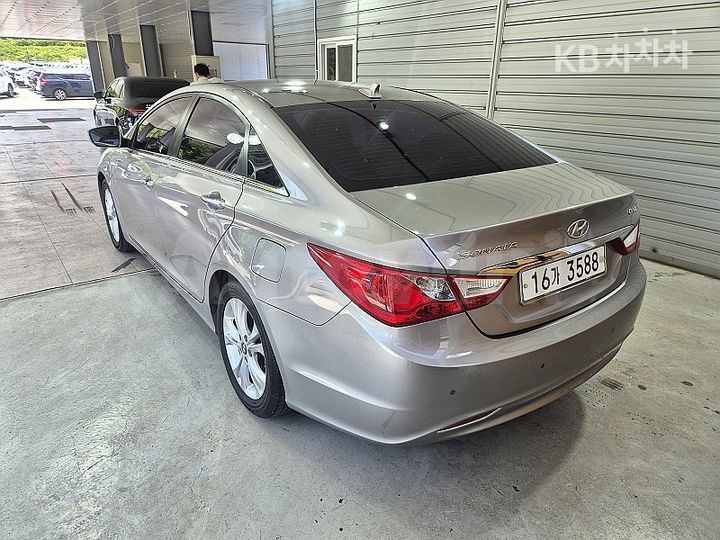 Hyundai Sonata 2012 KMHEC41ABCA463845 — 4