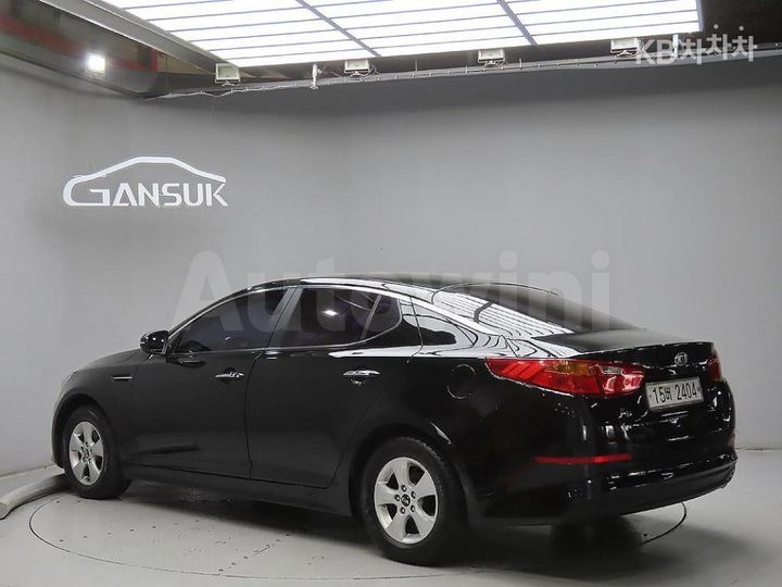 Kia K5 2015 KNAGN418BFA533438 — 3