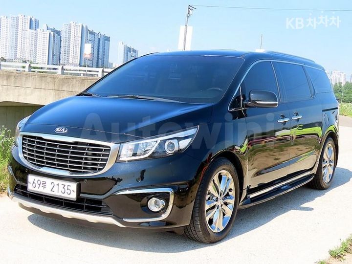 Kia Carnival 2017 KNAMB81ABHS318358 — 2