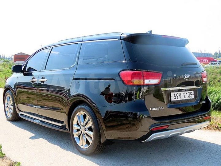 Kia Carnival 2017 KNAMB81ABHS318358 — 3