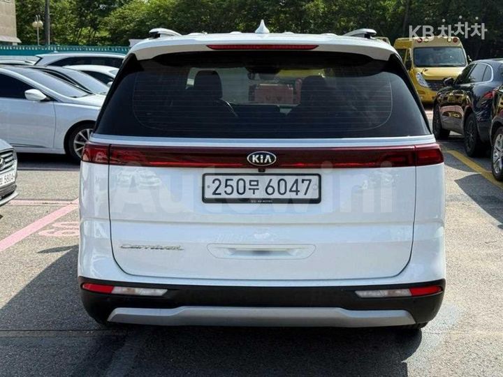 Kia Carnival 2021 KNANB81BBMS027776 — 3