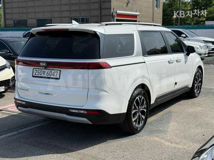 Kia Carnival 2021 KNANB81BBMS027776 — 4