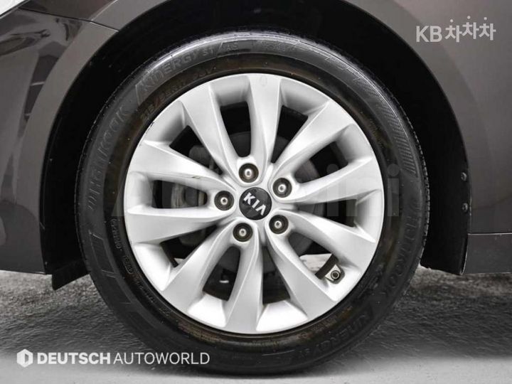 Kia K5 2016 KNAGX411BGA016997 — 5
