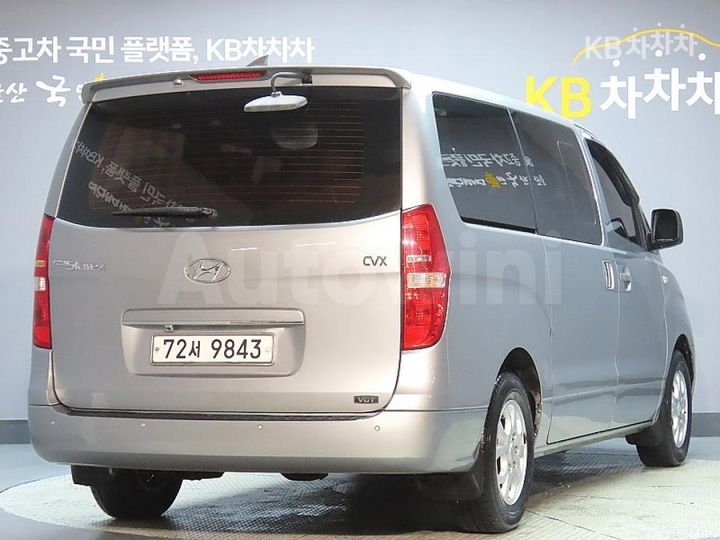 Hyundai Starex 2011 — 2