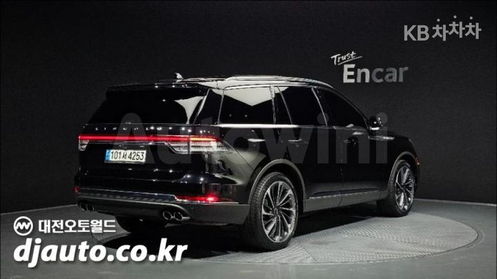 Lincoln Aviator