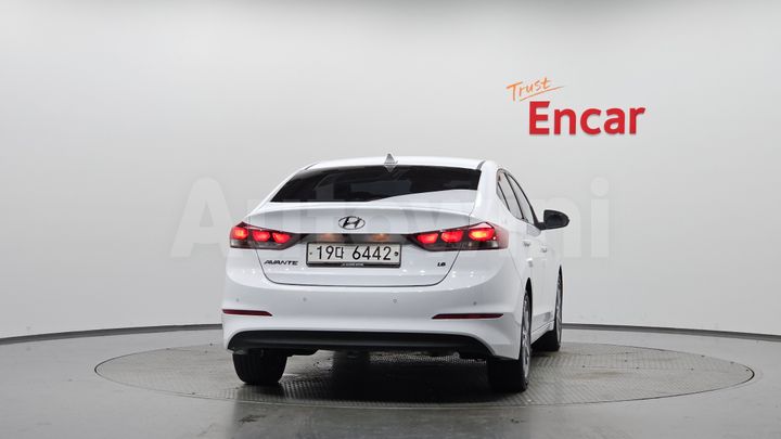 Hyundai Avante 2018 — 3