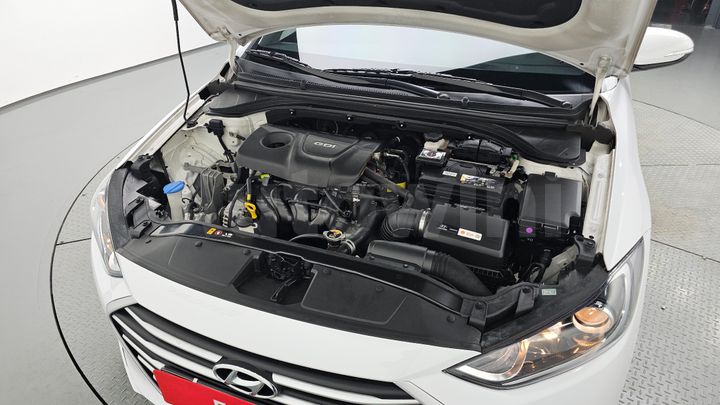 Hyundai Avante 2018 — 5