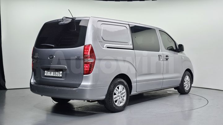 Hyundai Starex 2016 — 2