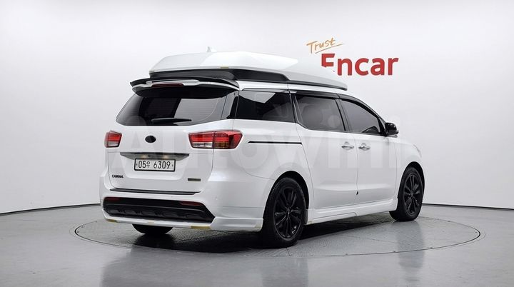 Kia Carnival 2017 — 2