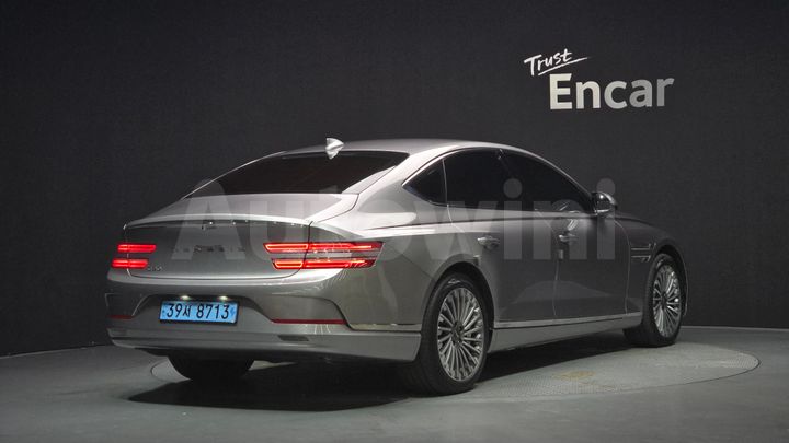 Genesis G80 2023 — 2
