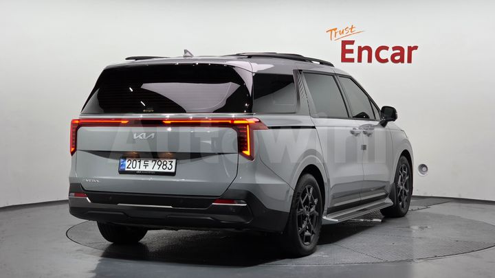 Kia Carnival 2025 — 2