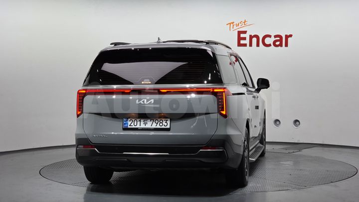 Kia Carnival 2025 — 4