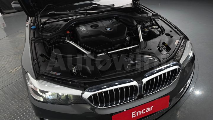 BMW 5 Series 2019 — 5