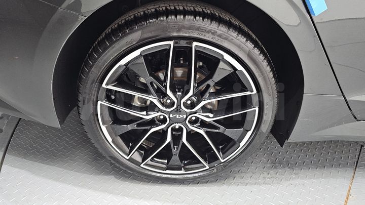 Kia K5 2023 — 5