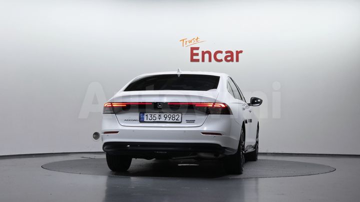 Honda Accord 2024 — 4