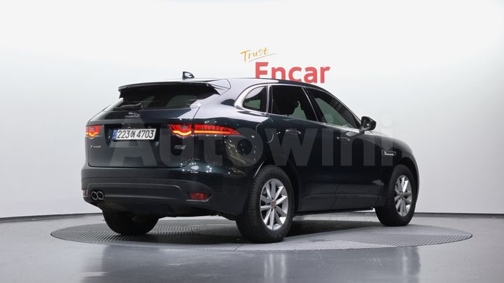 Jaguar F PACE