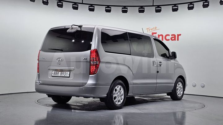 Hyundai Starex 2016 — 2