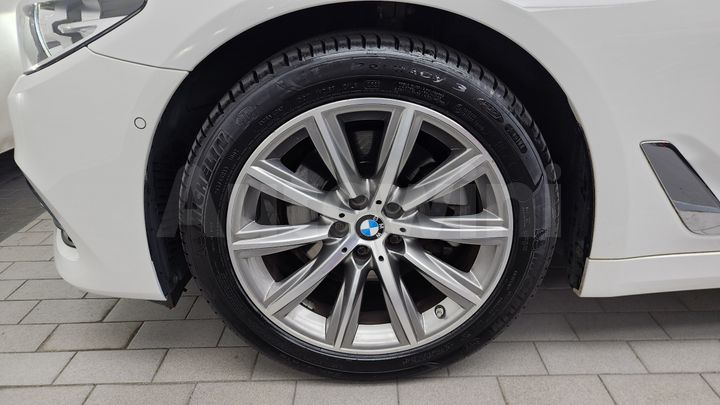 BMW 5 Series 2018 — 5