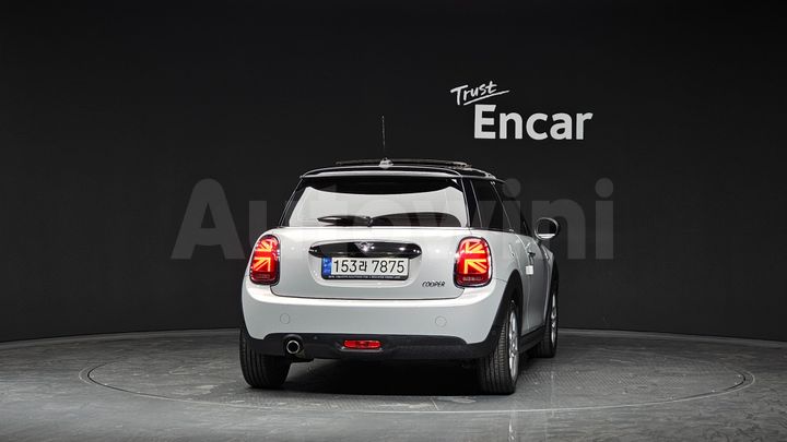 Mini Cooper 2021 — 3