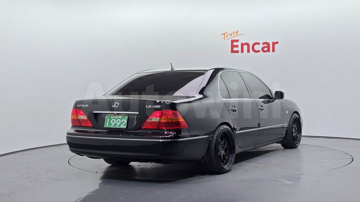 Lexus LS
