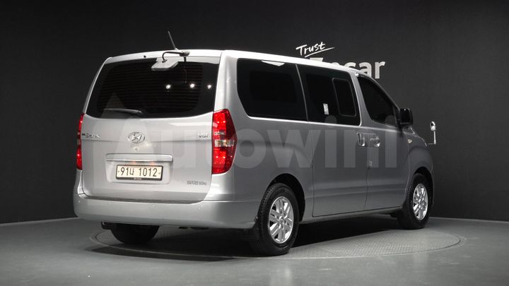 Hyundai Starex 2021 — 2