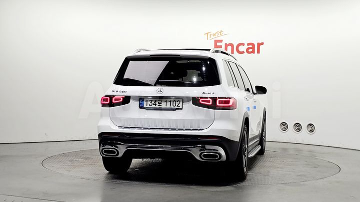 Mercedes-Benz GLB Class 2021 — 4