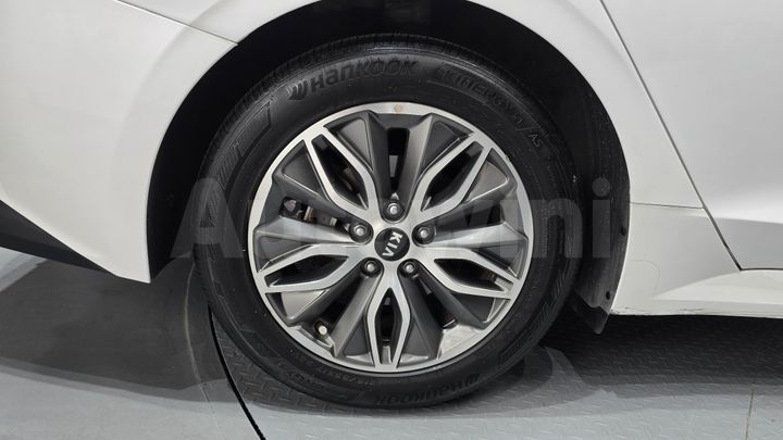 Kia K5 2020 — 5