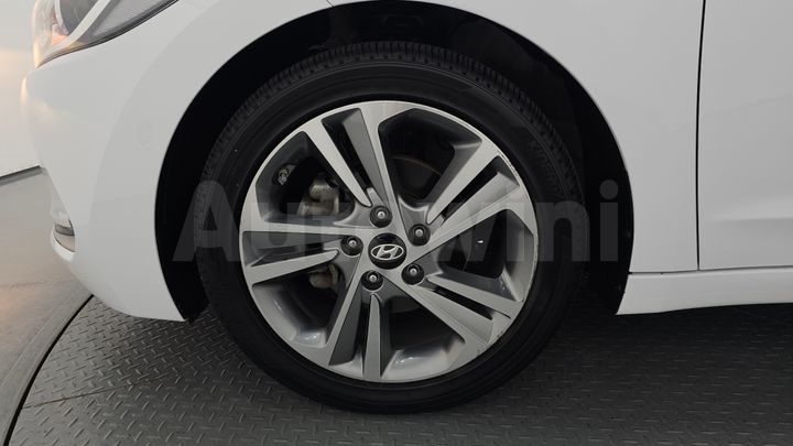 Hyundai Avante 2018 — 5
