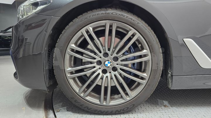 BMW 5 Series 2019 — 5