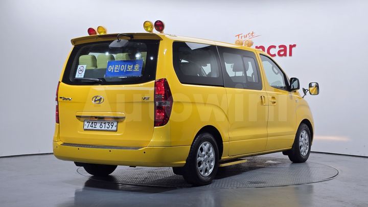 Hyundai Starex 2015 — 2