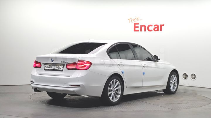 BMW 3 Series 2018 — 3
