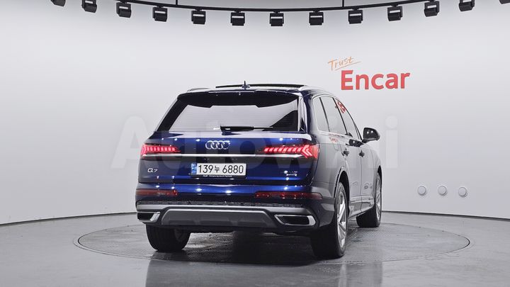 Audi Q7 2021 — 4