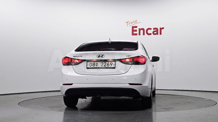Hyundai Avante 2016 — 4