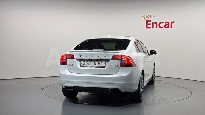Volvo S60 2016 — 4
