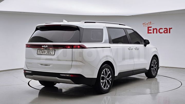 Kia Carnival 2023 — 2