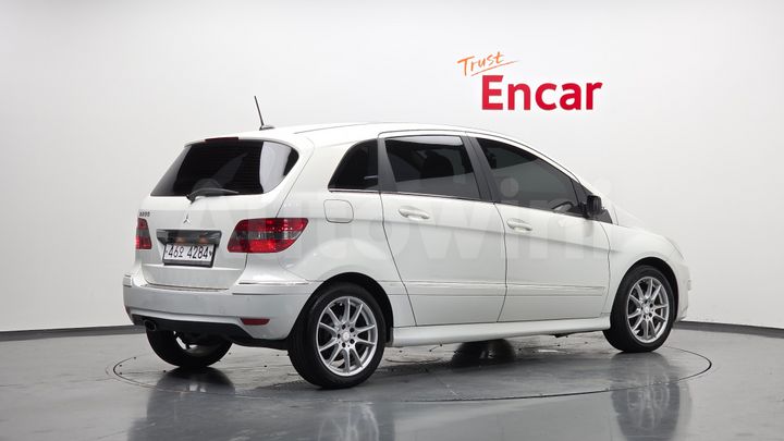 Mercedes-Benz B Class 2010 — 2