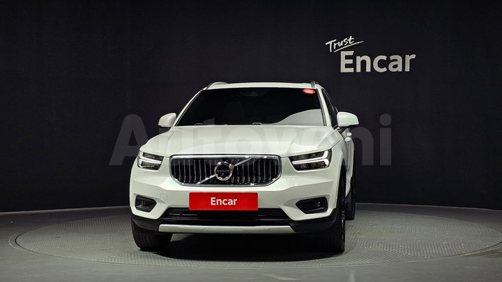 Volvo XC40 2020 — 3