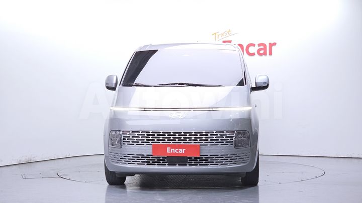 Hyundai Staria 2025 — 2
